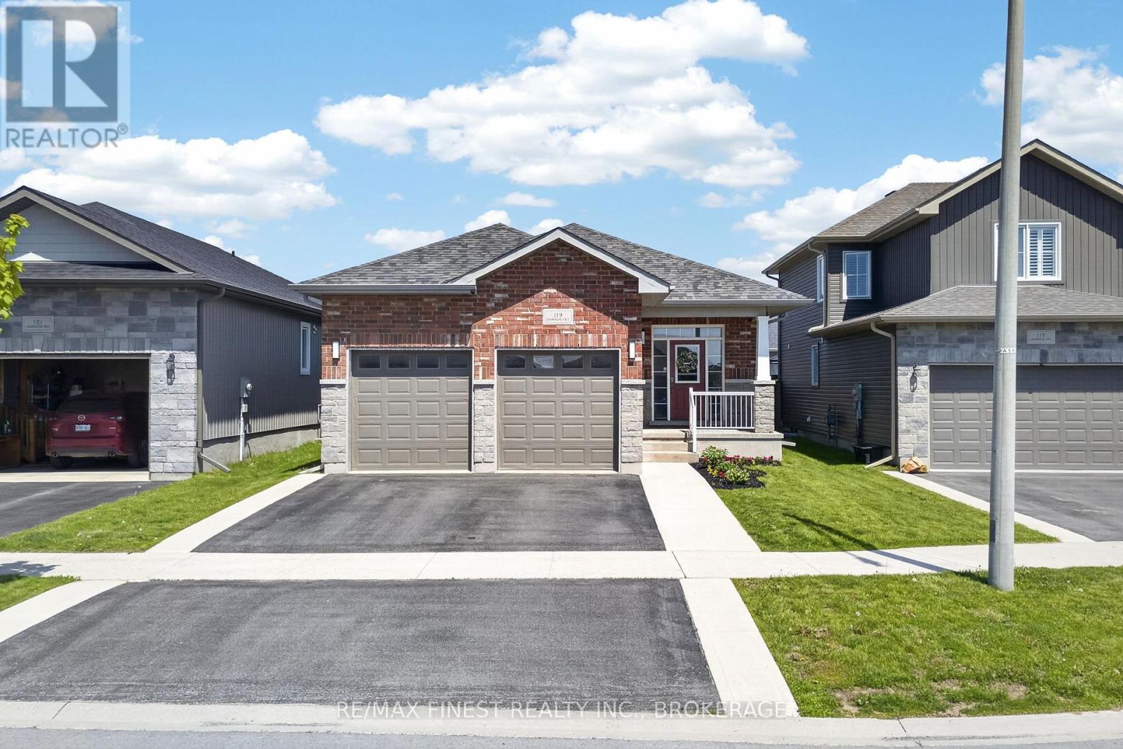 119 CHAMPAGNE CRESCENT - 25