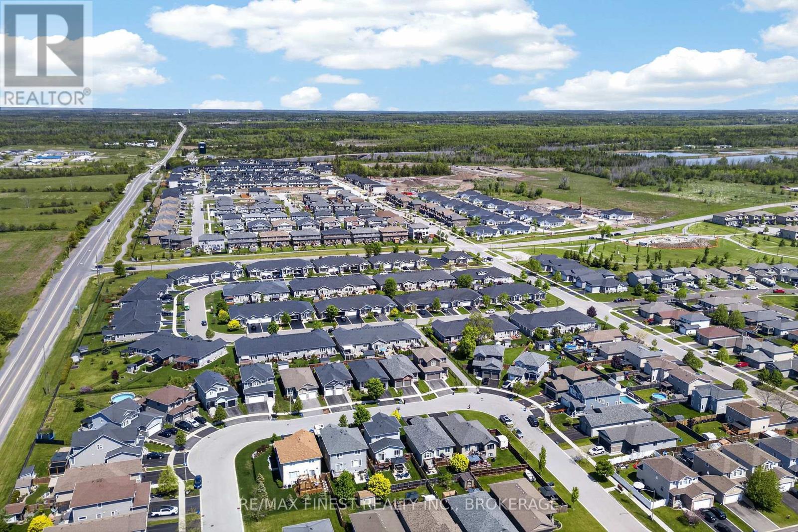 119 CHAMPAGNE CRESCENT - 27