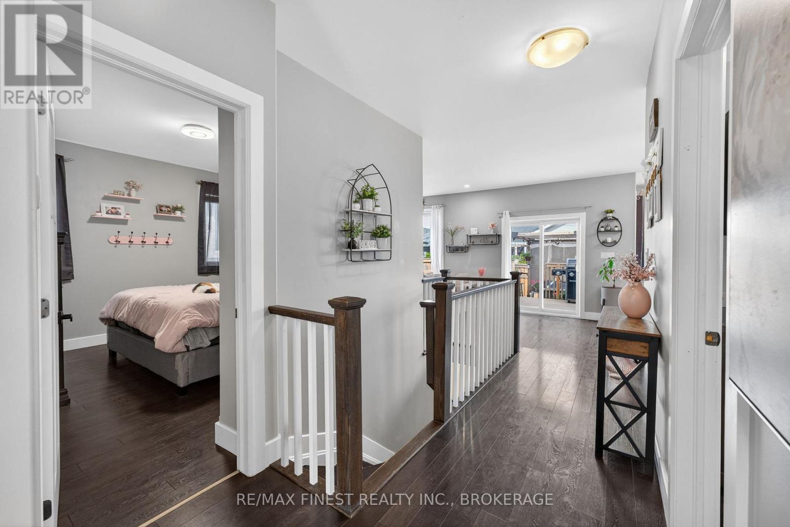 119 CHAMPAGNE CRESCENT - 5