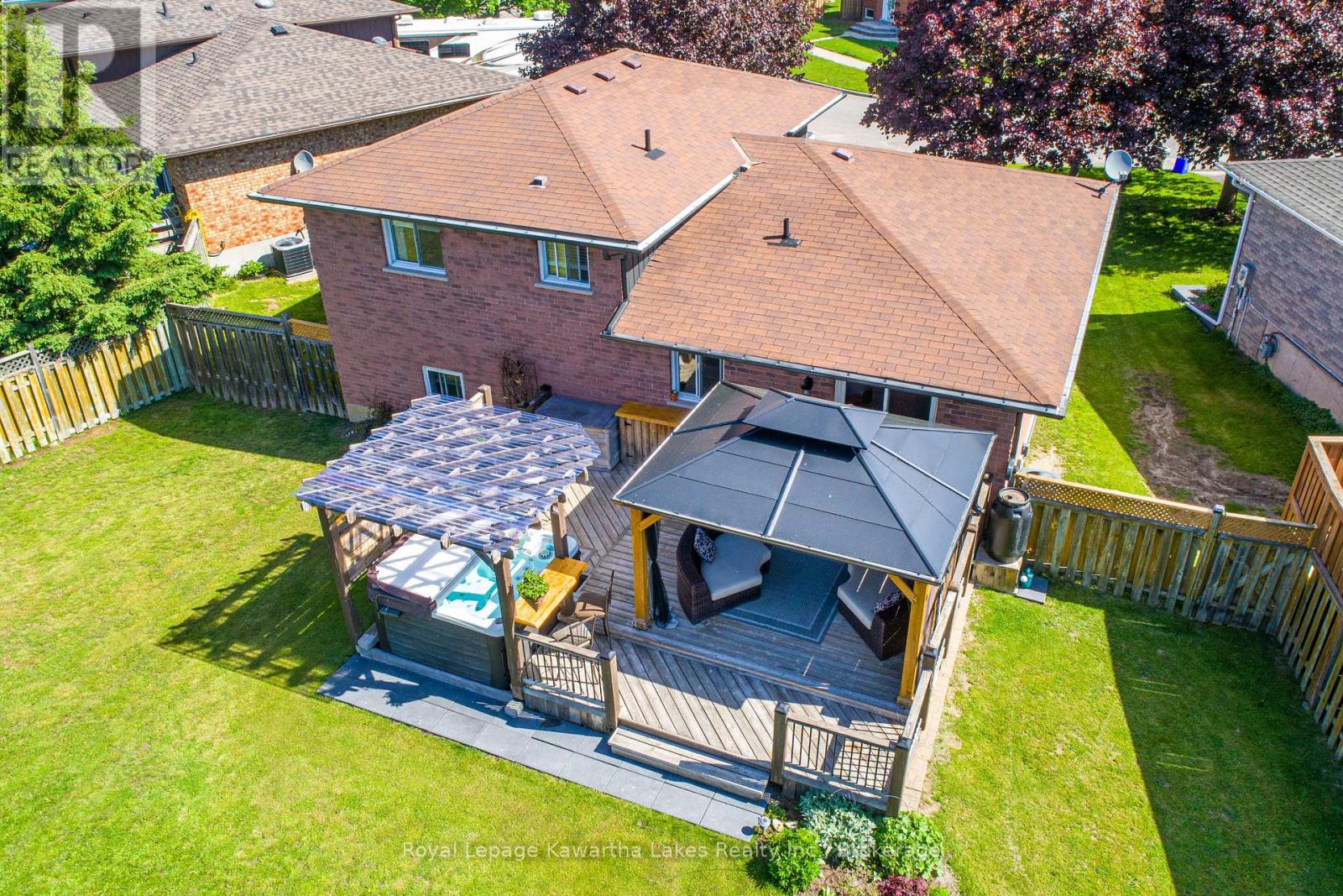 46 MADILL CRESCENT - 12