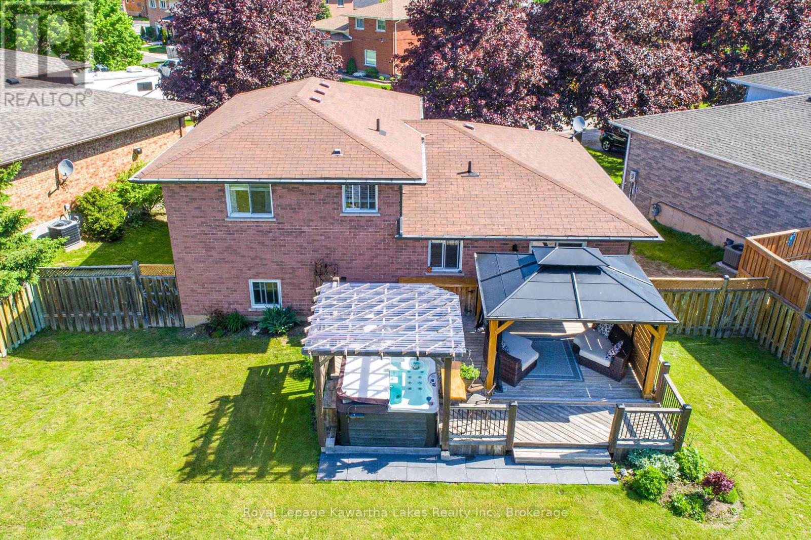 46 MADILL CRESCENT - 13