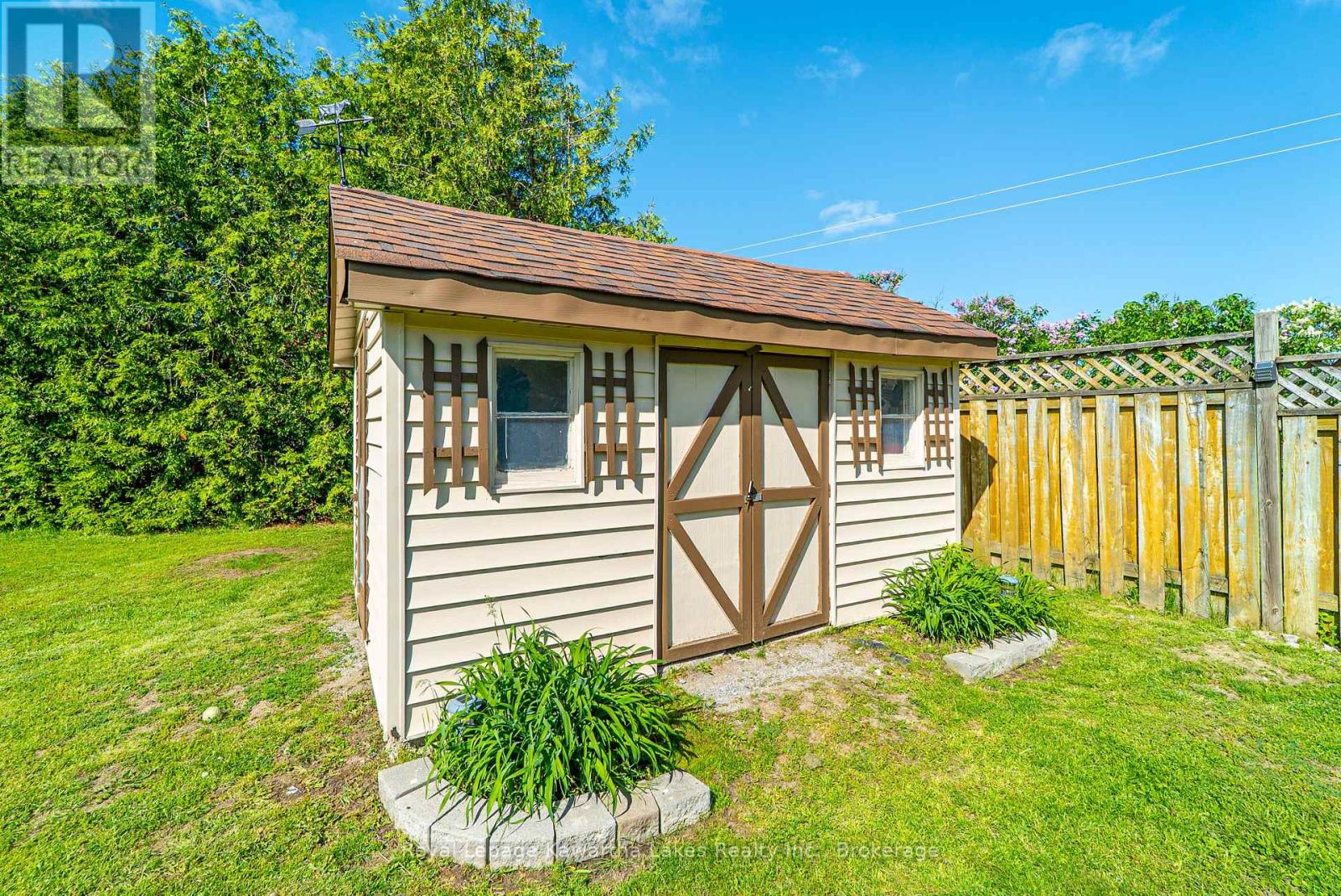 46 MADILL CRESCENT - 15