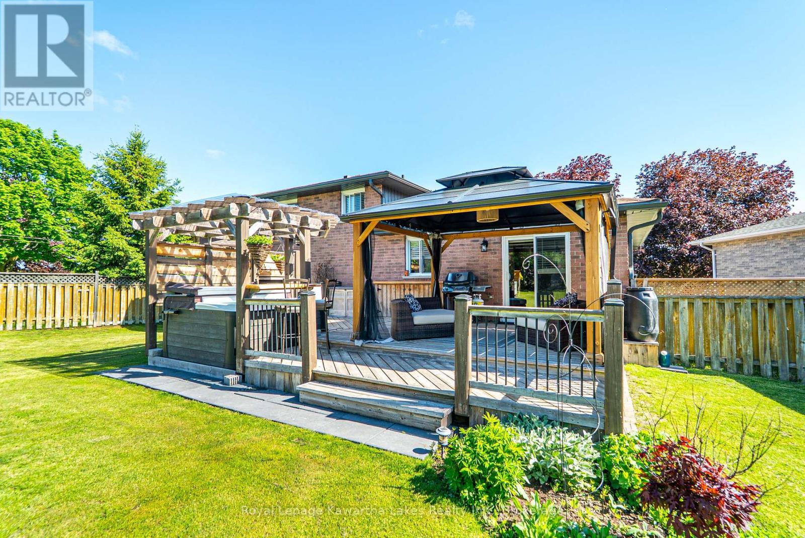 46 MADILL CRESCENT - 19