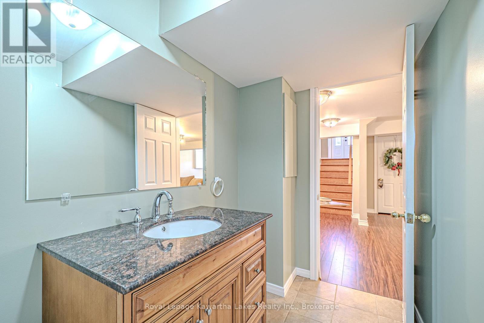 46 MADILL CRESCENT - 28