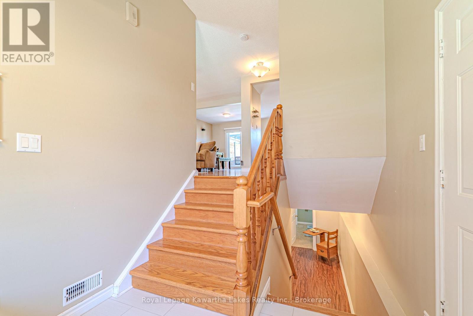 46 MADILL CRESCENT - 36