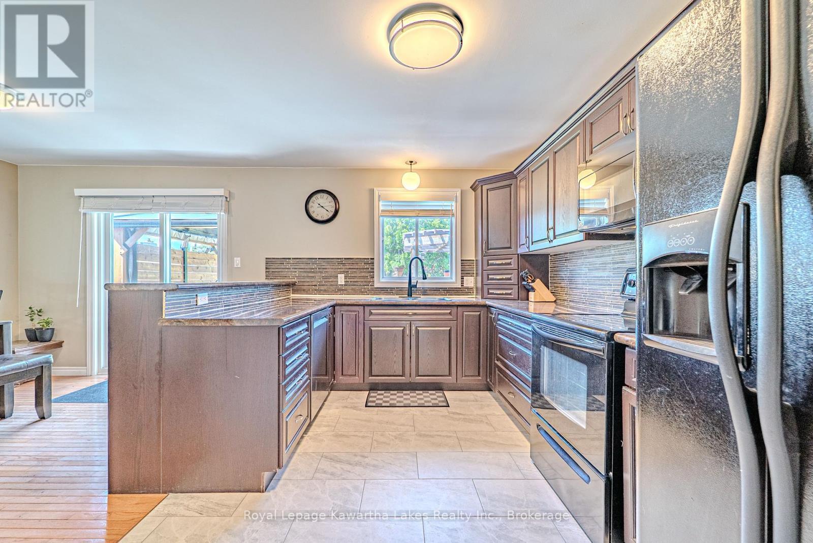 46 MADILL CRESCENT - 40