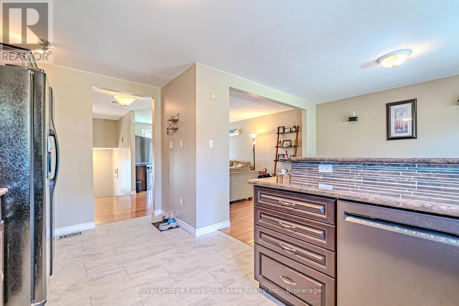 46 MADILL CRESCENT - 42