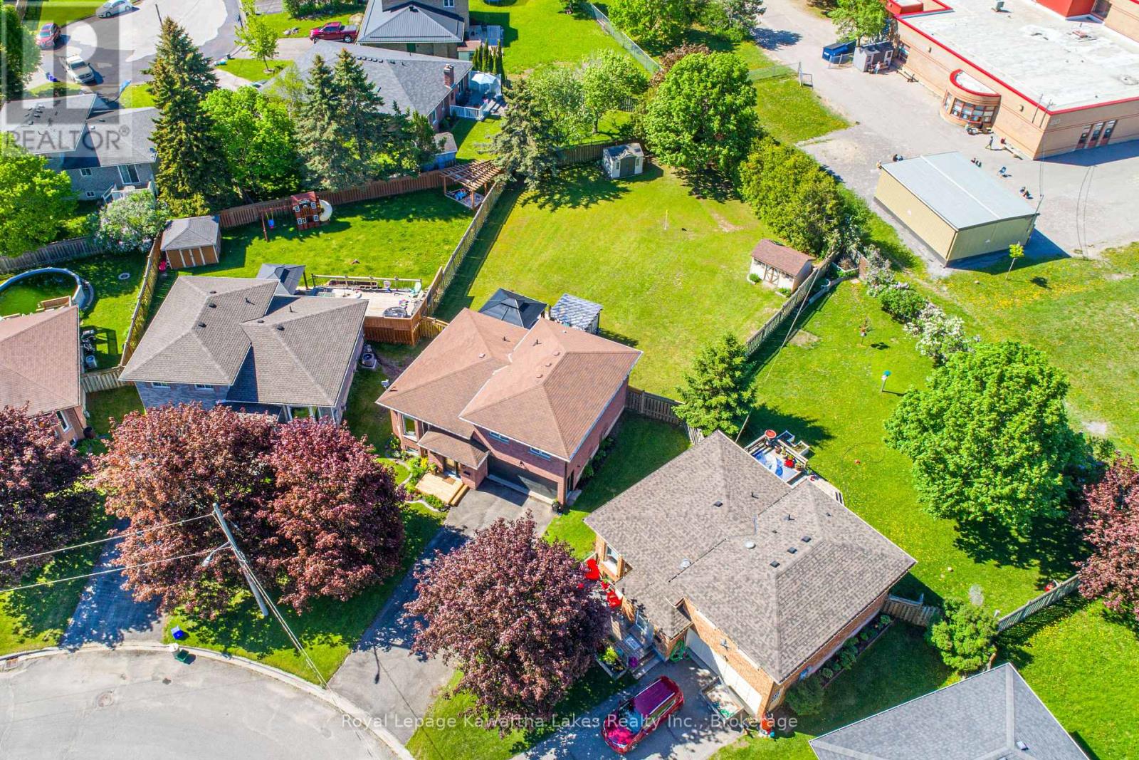 46 MADILL CRESCENT - 7