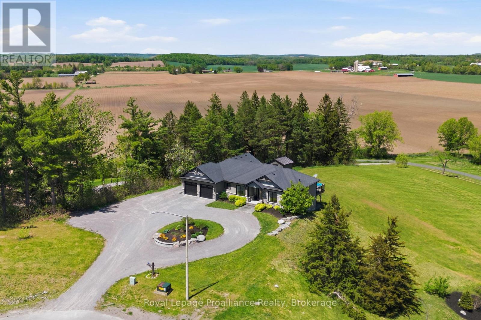 137 WINDWHISPER DRIVE - Image 2