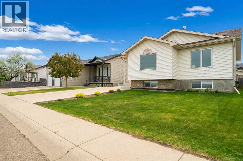 91 Hunt Crescent NE - photo 3