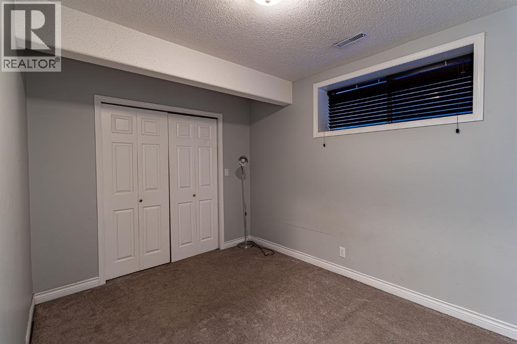 207 Loutit Road - 32