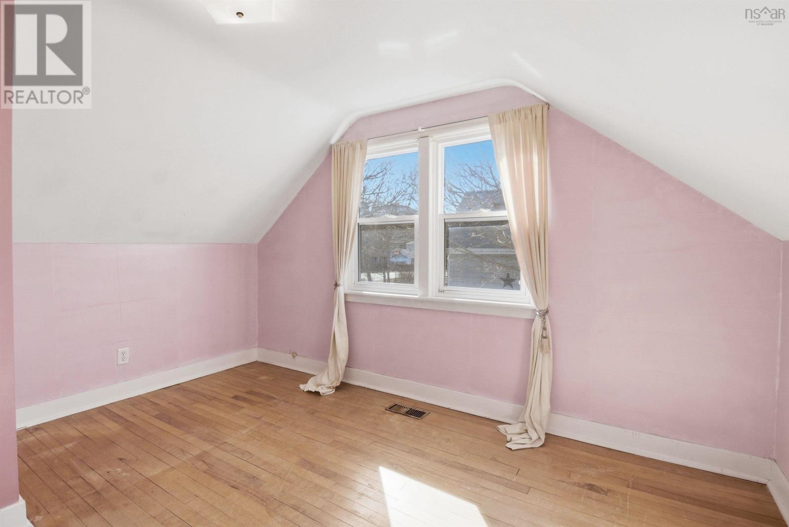 11 Maple Grove Avenue - 16