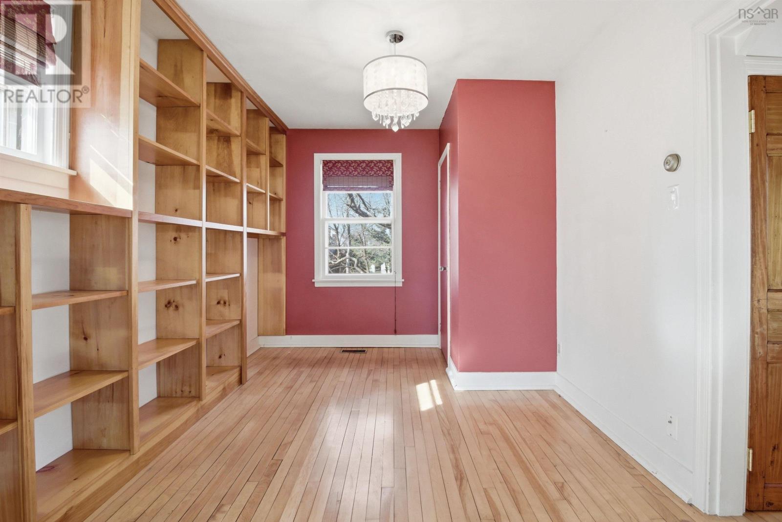 11 Maple Grove Avenue - 10