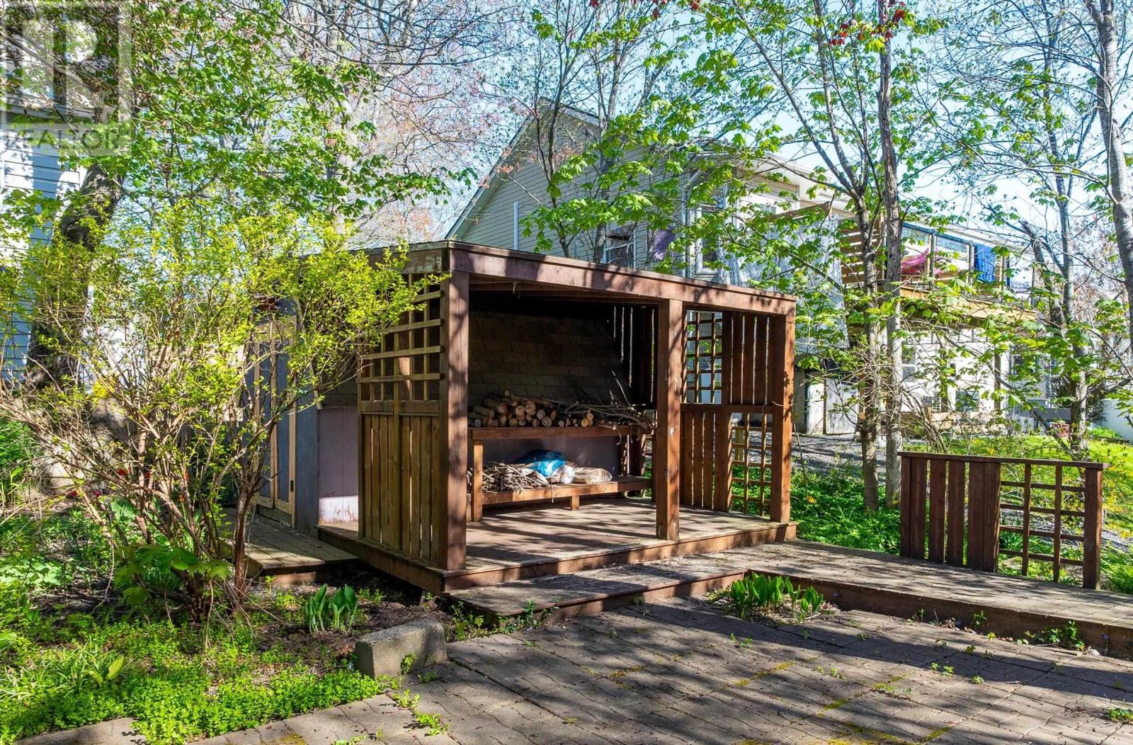 11 Maple Grove Avenue - 29