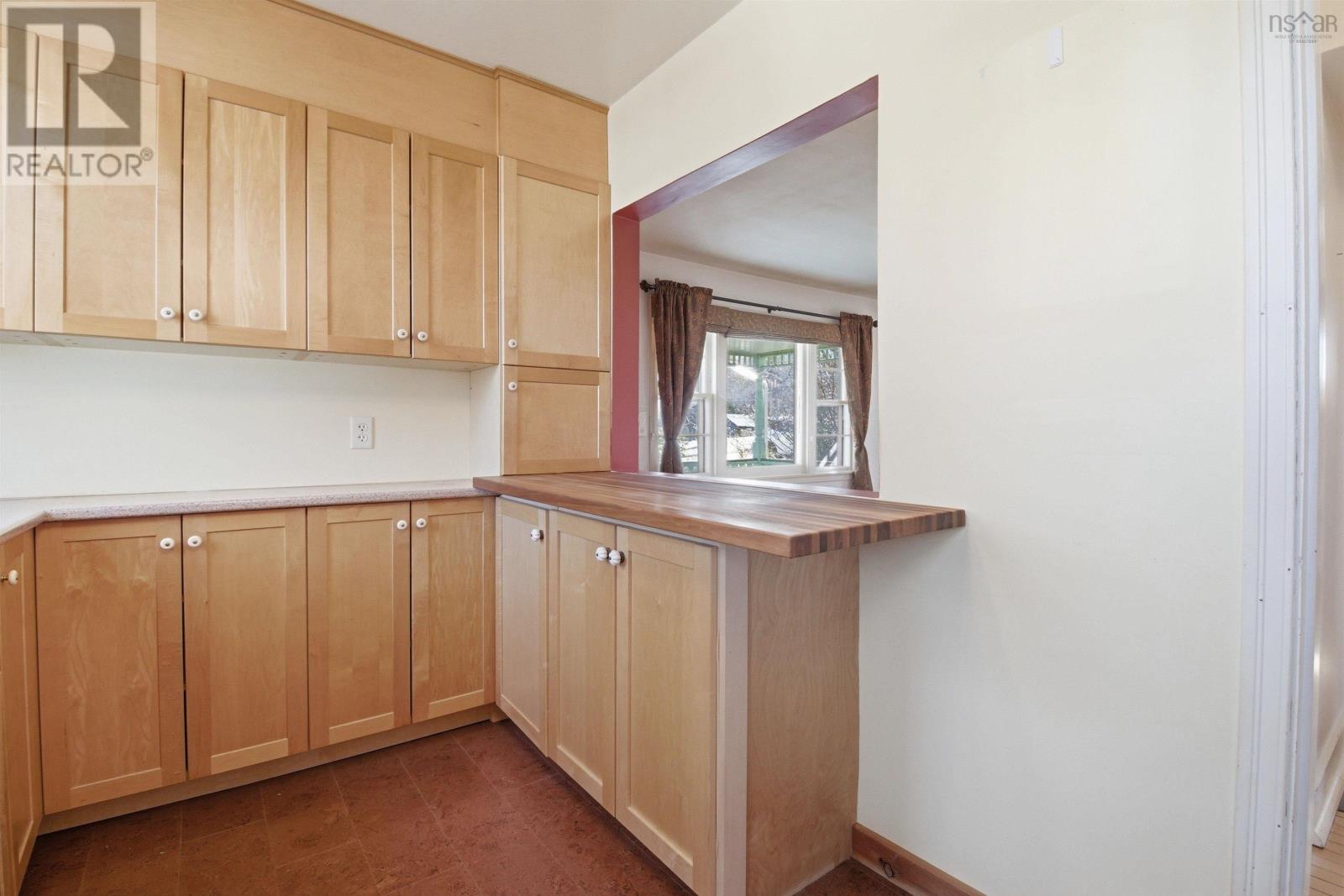 11 Maple Grove Avenue - 14