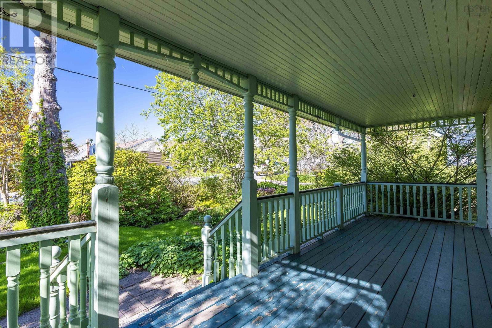11 Maple Grove Avenue - Image 3