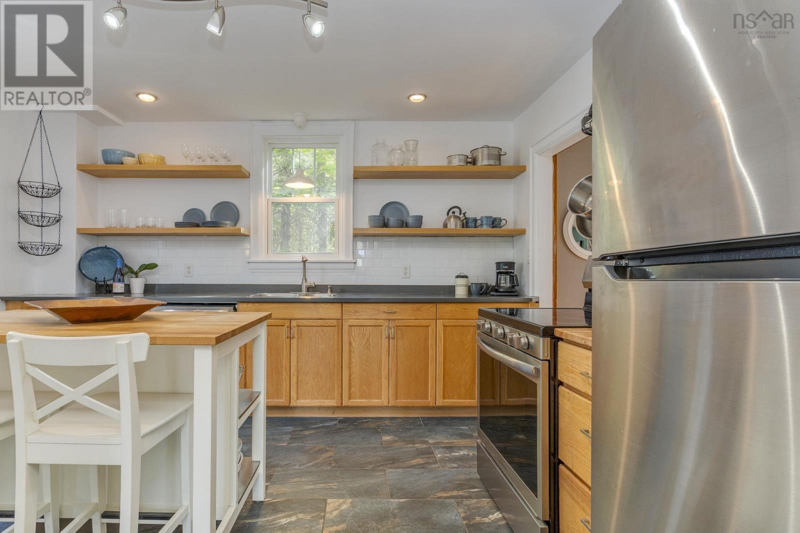 Property 32 of 45 of 19 Tophill Road