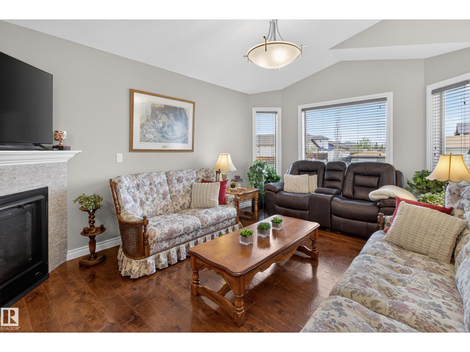 21 Beaverhill View Cr - 13