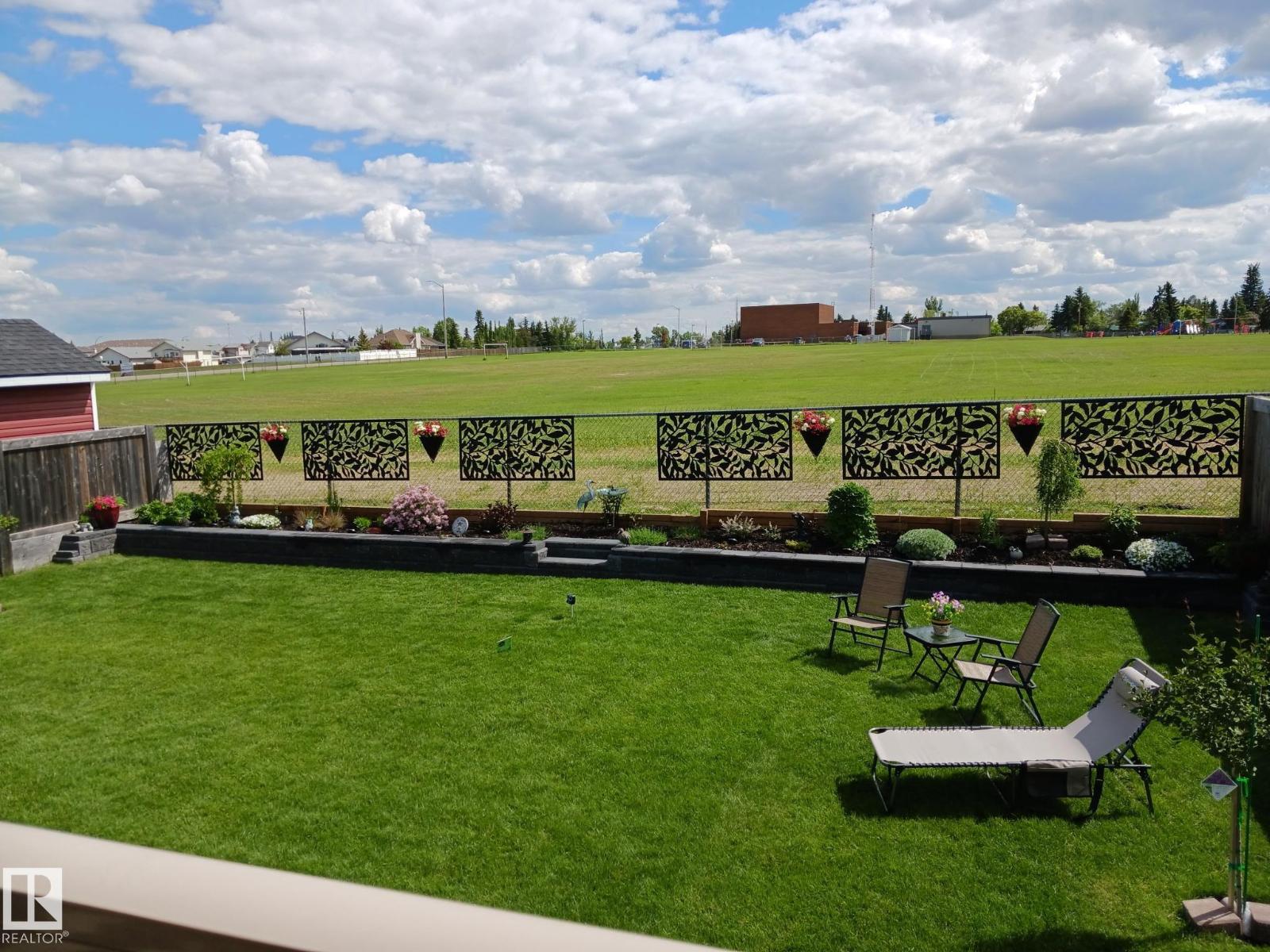 21 Beaverhill View Cr - 60
