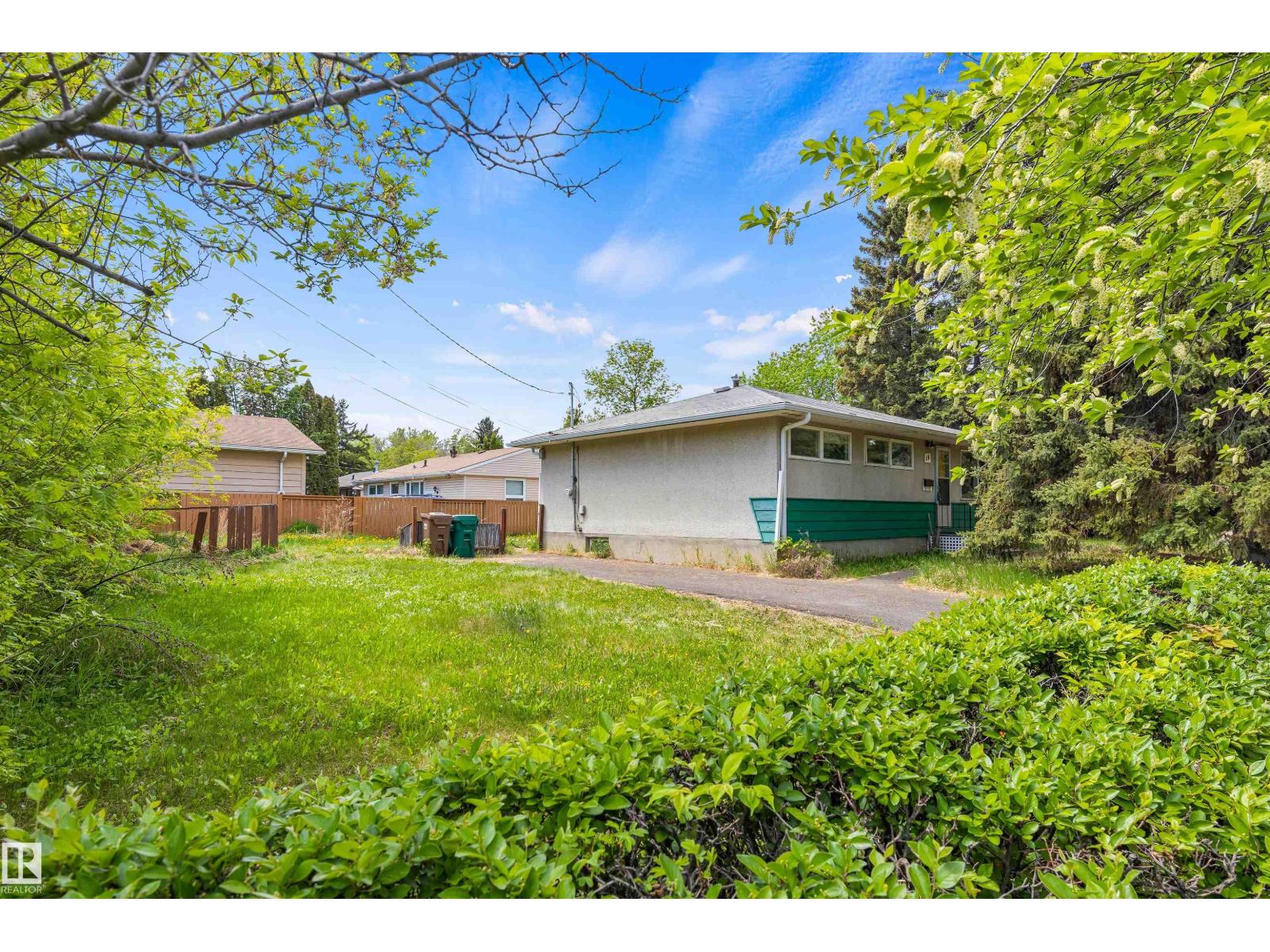 18 SUNNYSIDE CR - Image 3