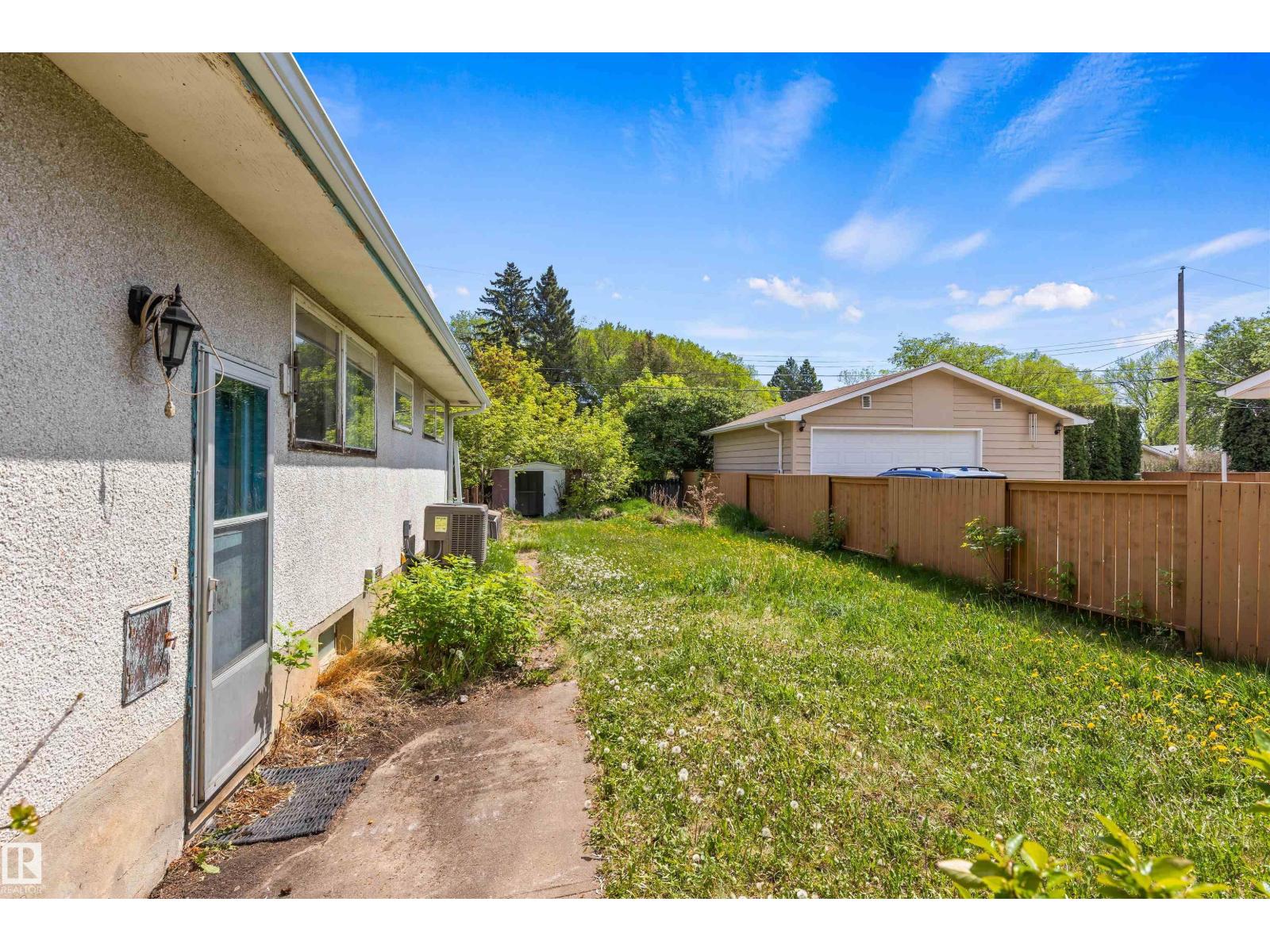 18 SUNNYSIDE CR - 33
