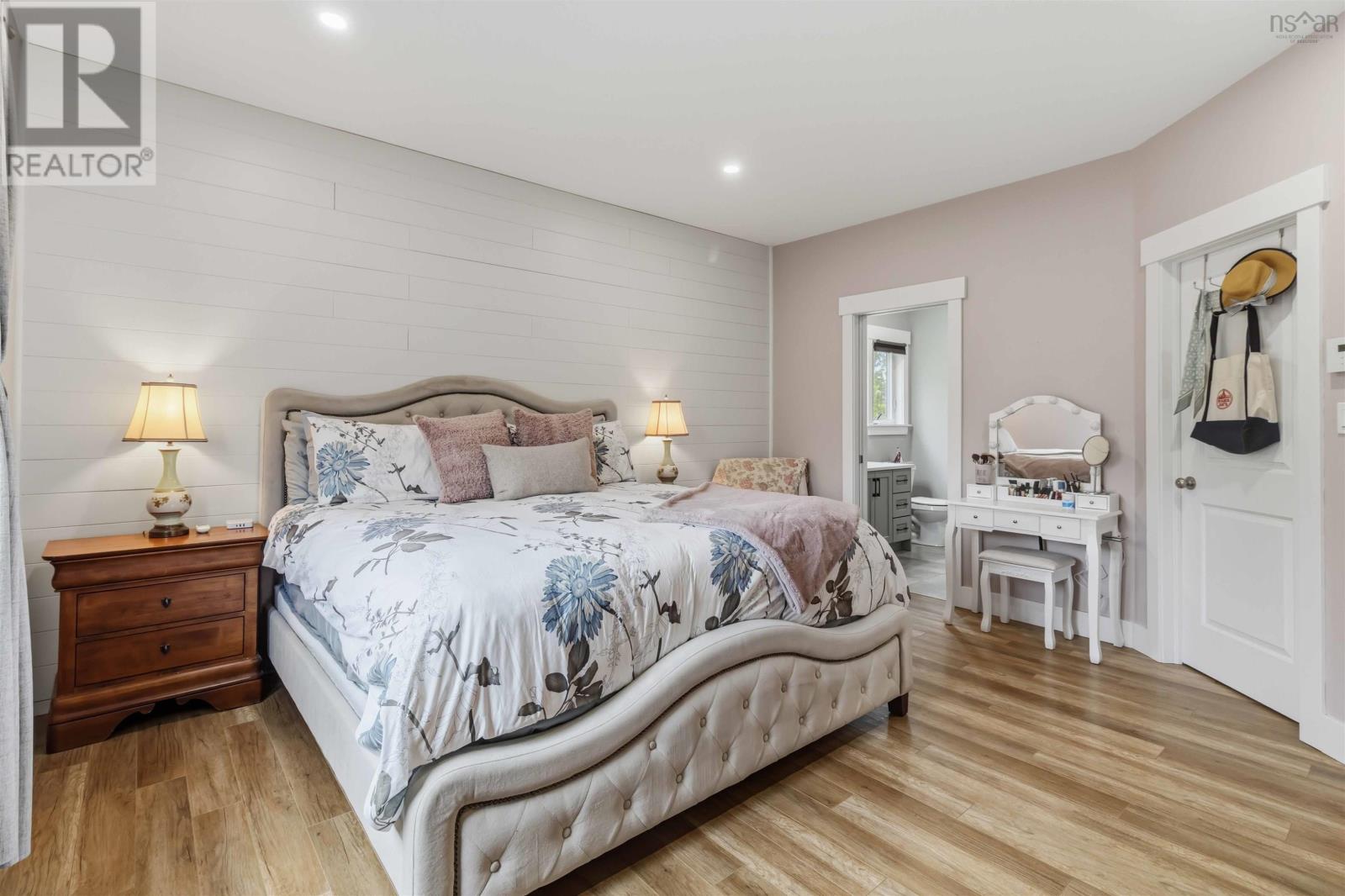 Property 34 of 41 of 19 PINE HILL Drive