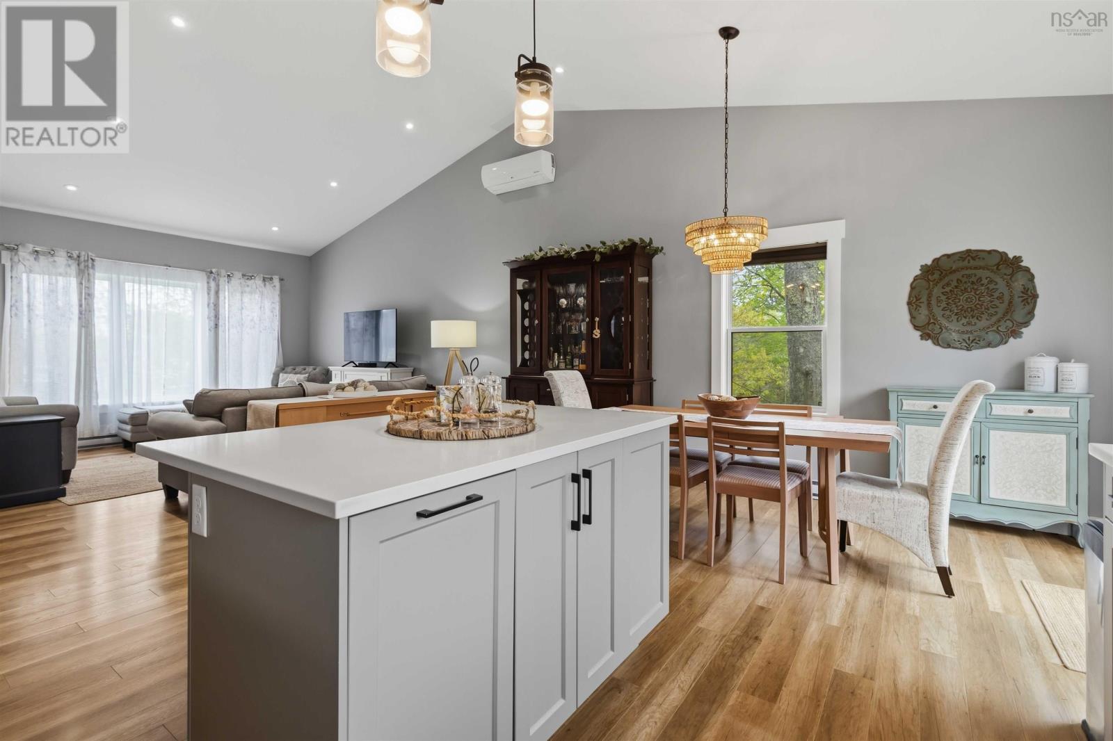 Property 30 of 41 of 19 PINE HILL Drive