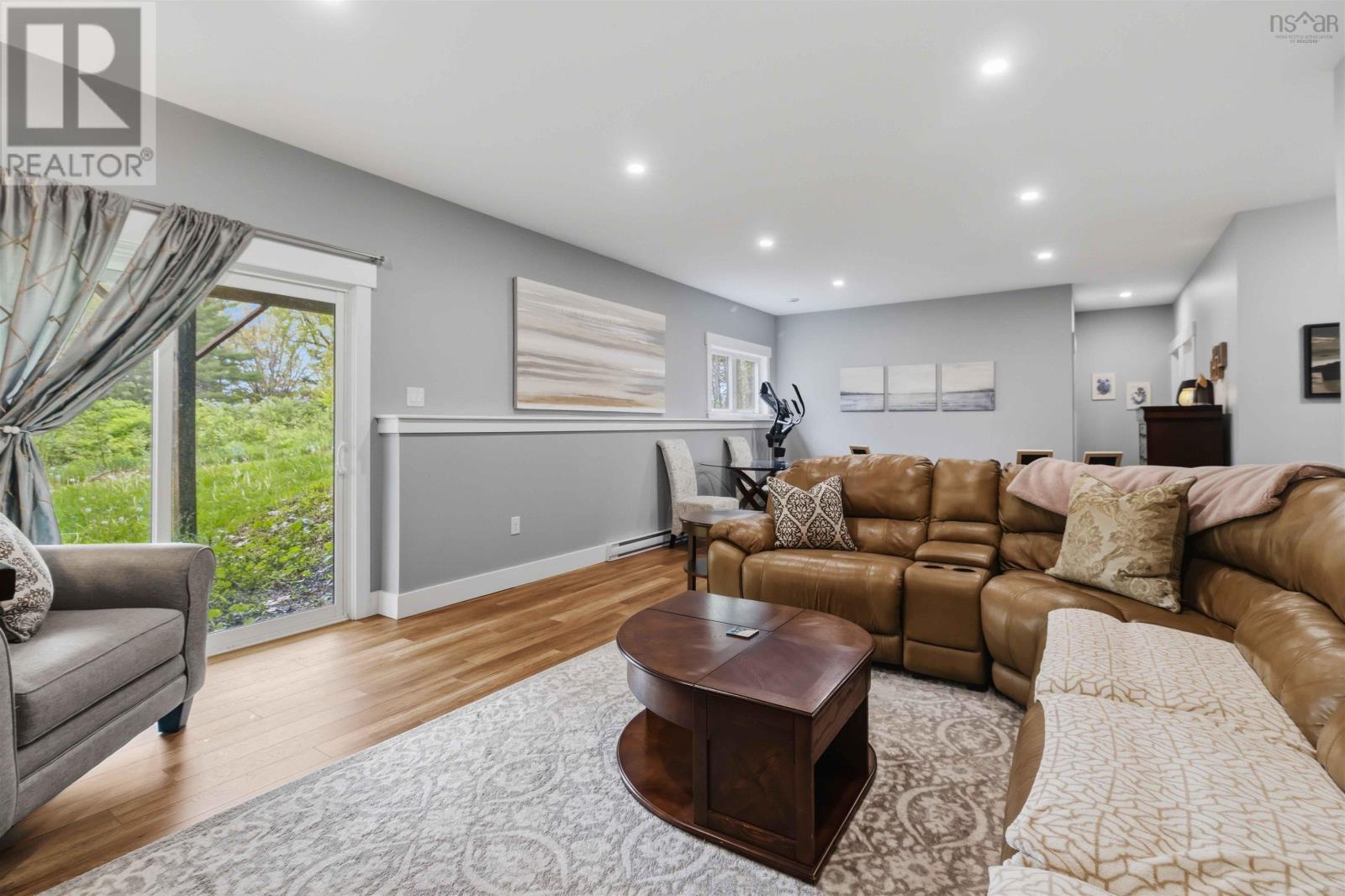 Property 38 of 41 of 19 PINE HILL Drive