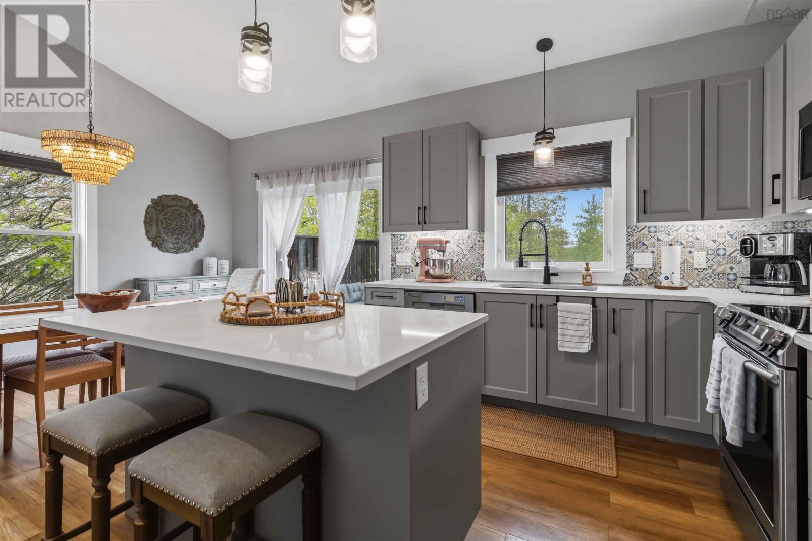 Property 24 of 41 of 19 PINE HILL Drive