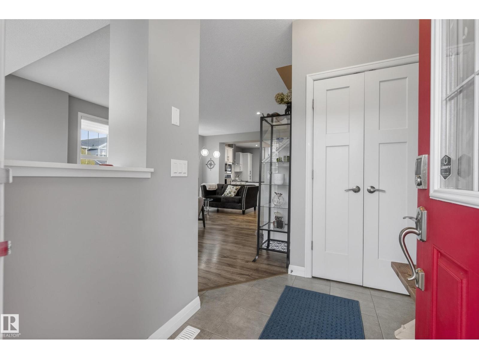 8416 23 AV SW - 8