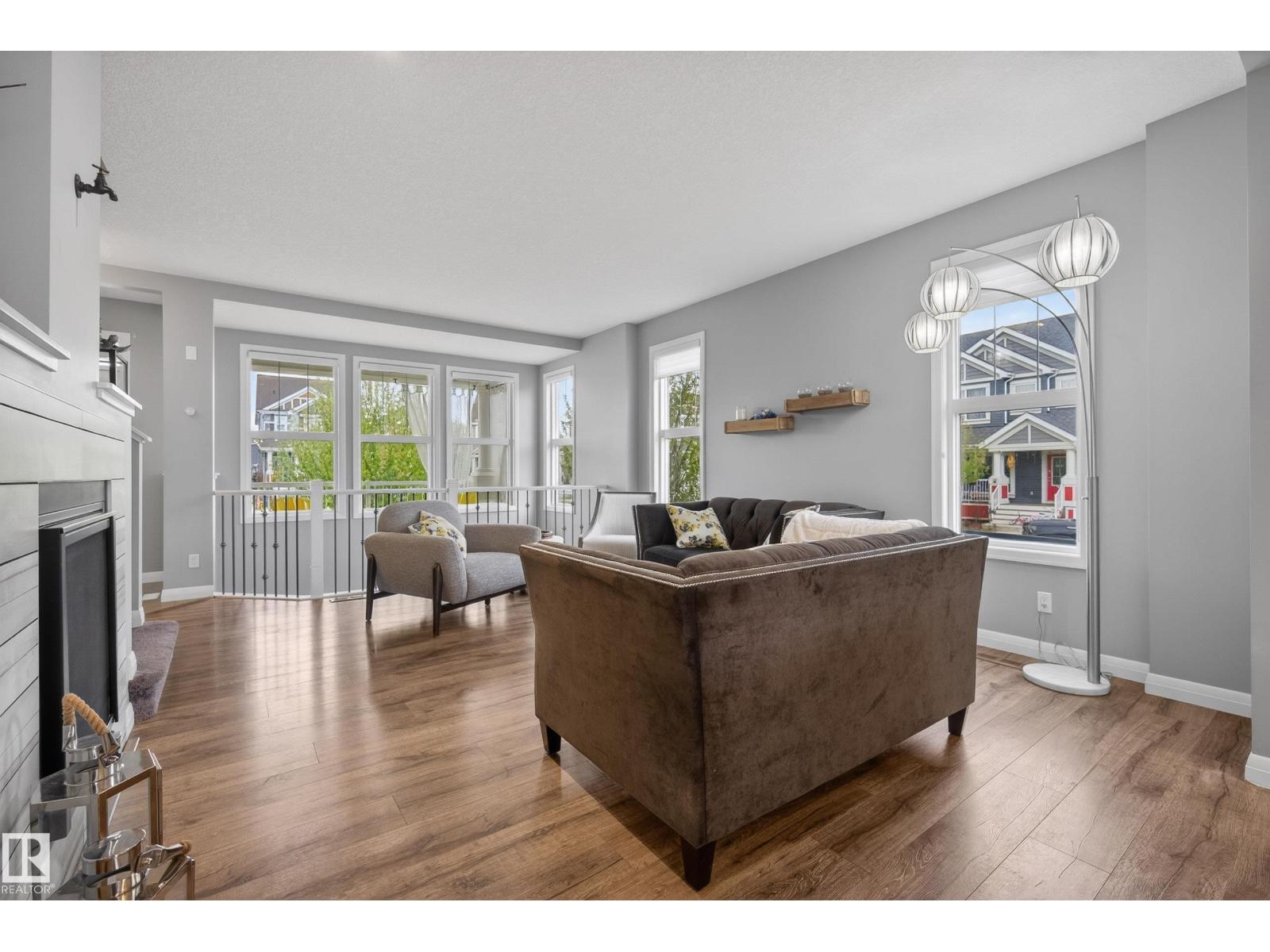 8416 23 AV SW - 11