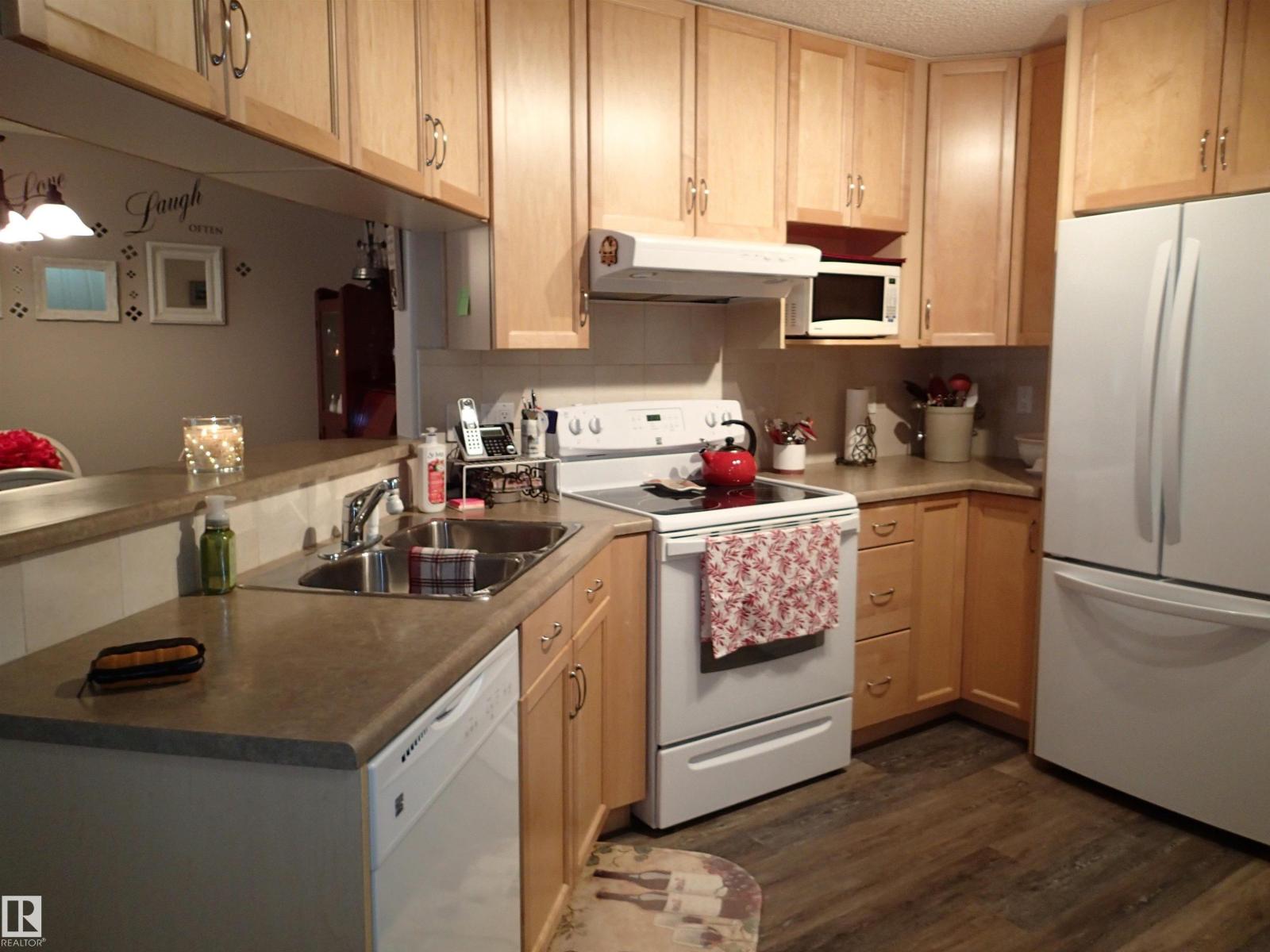 #206 10208 120 ST NW - 7