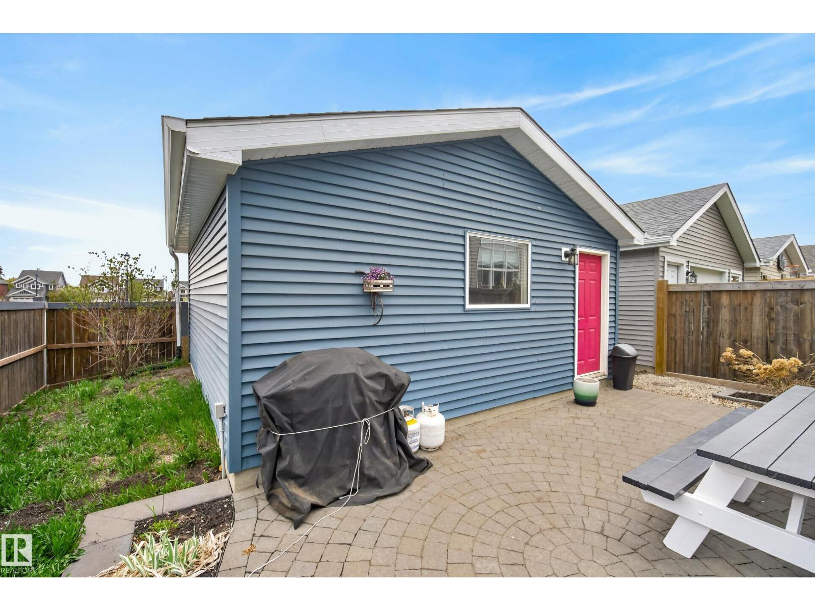 8416 23 AV SW - 49