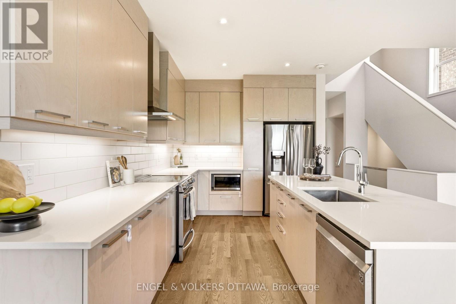 256 SHUTTLEWORTH DRIVE - 10