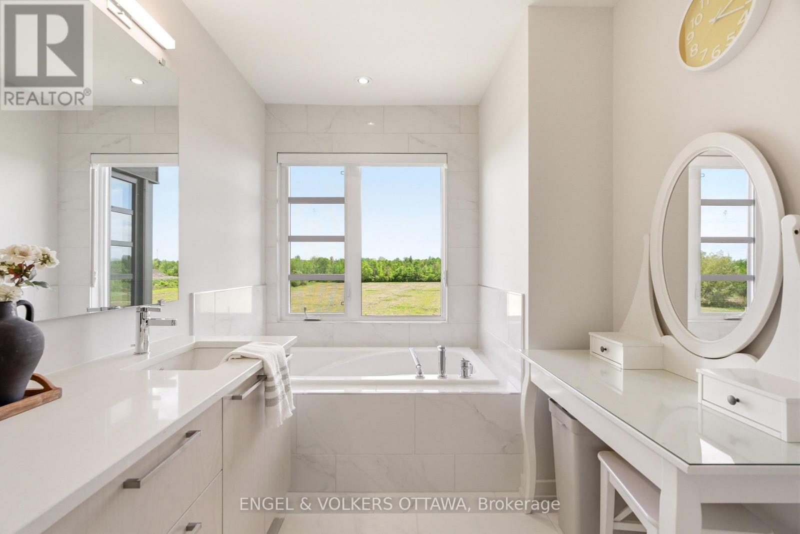 256 SHUTTLEWORTH DRIVE - 28