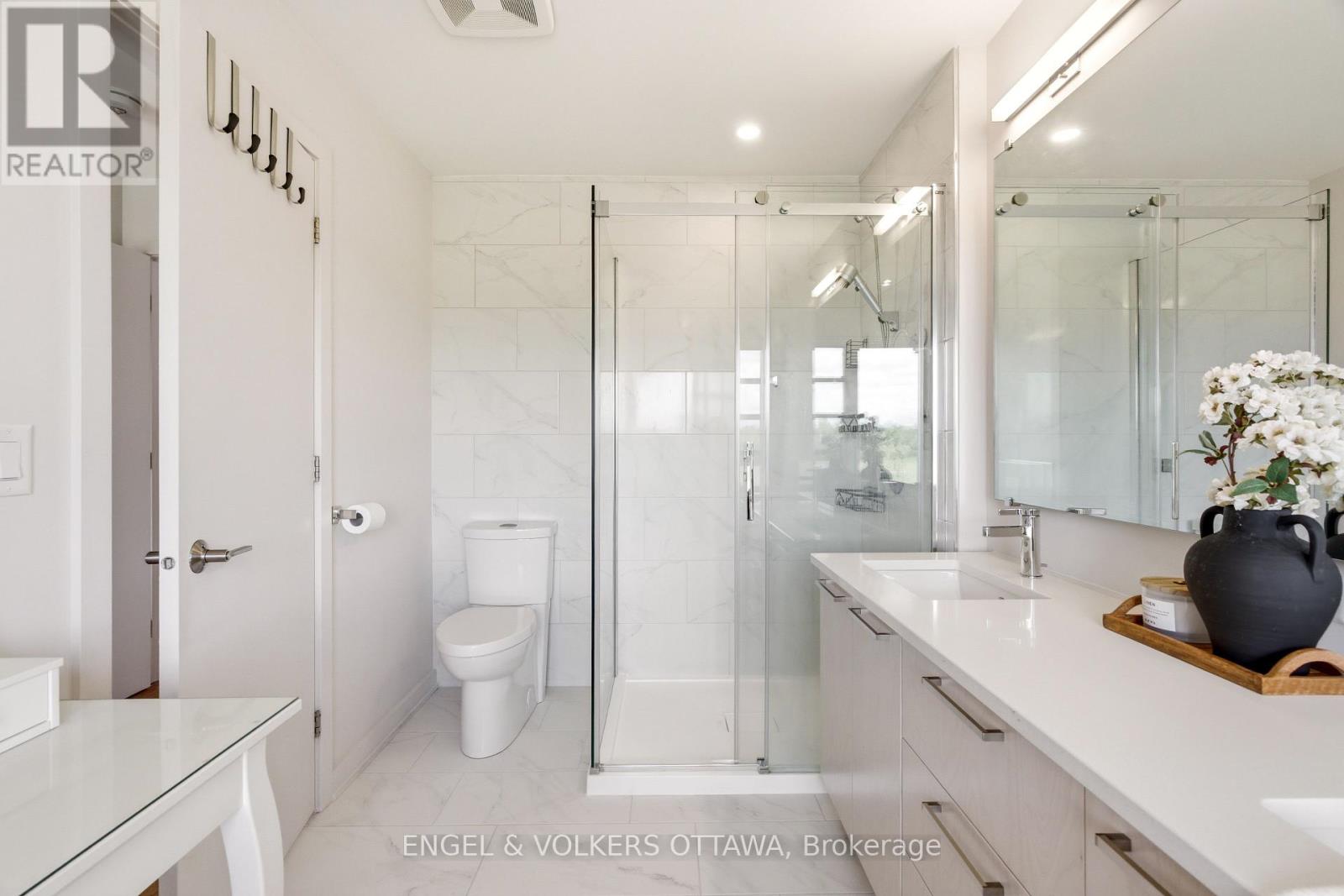 256 SHUTTLEWORTH DRIVE - 29