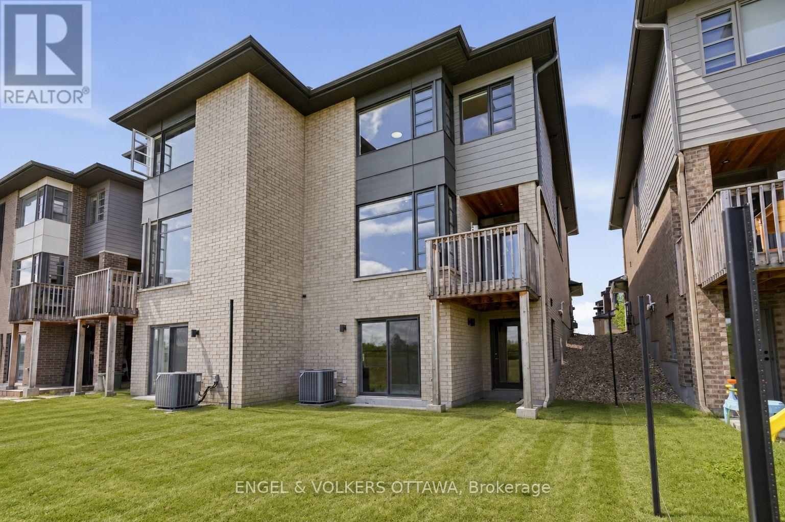 256 SHUTTLEWORTH DRIVE - 42