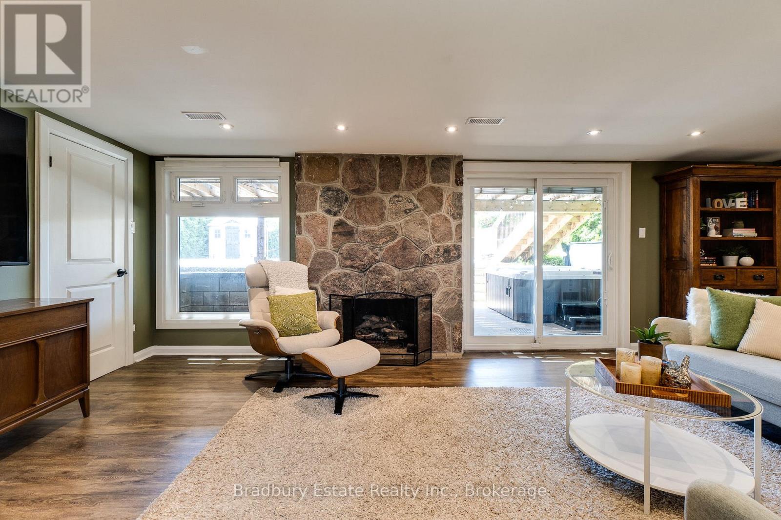 498 WICKLOW ROAD - 21