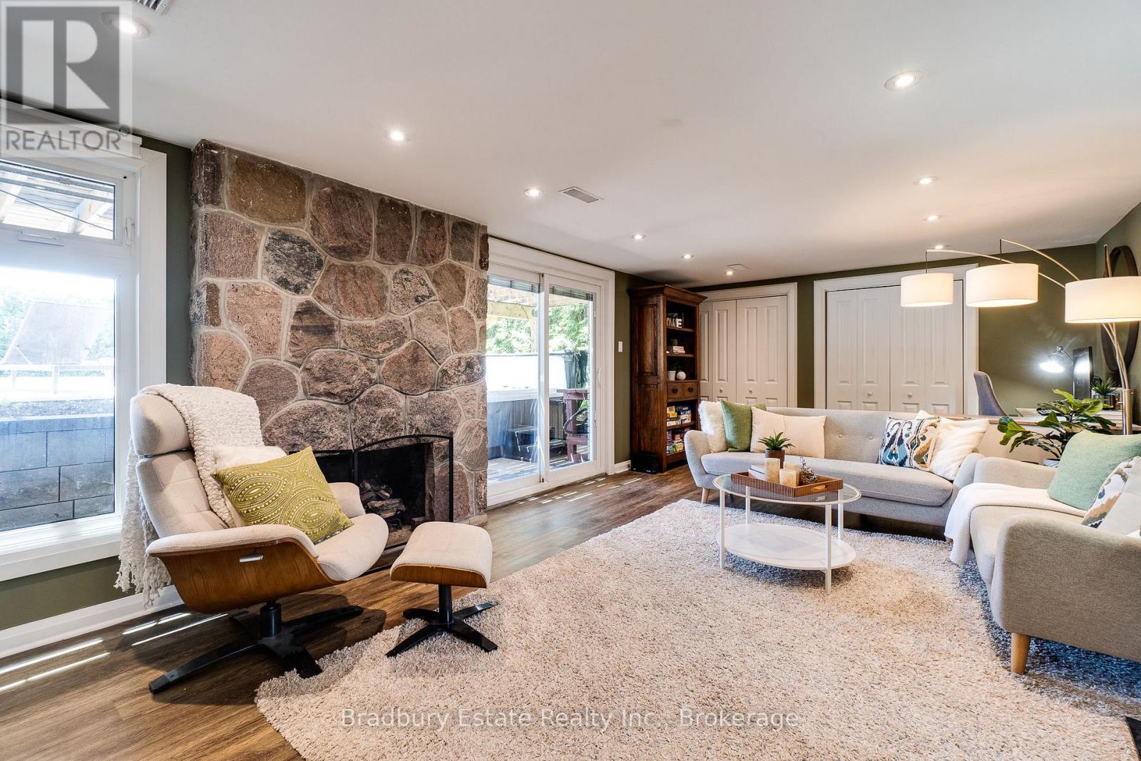 498 WICKLOW ROAD - 24