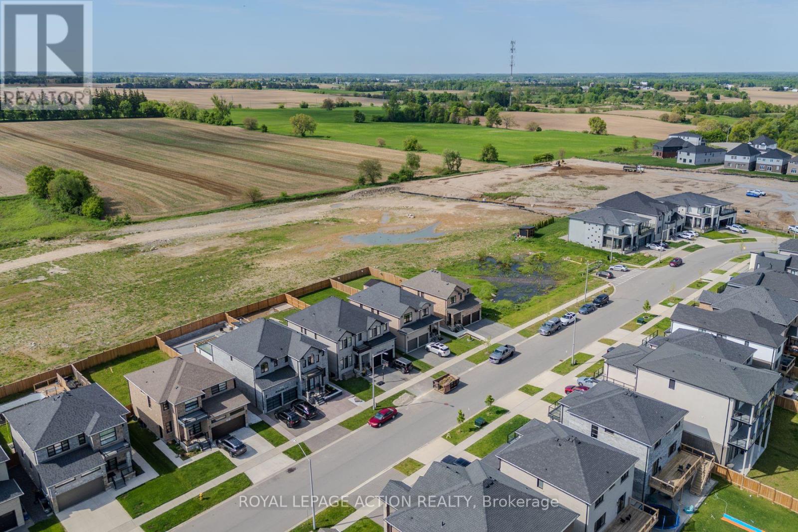 87 GRANDVILLE CIRCLE - 46