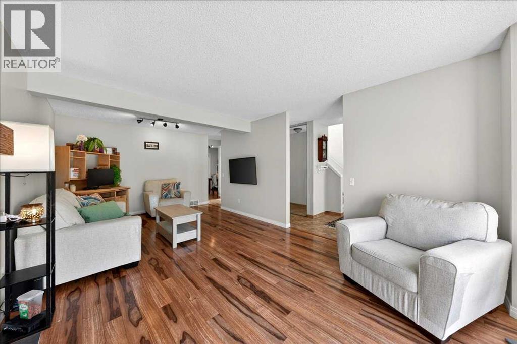 166 Mt Lorette Close SE - 10