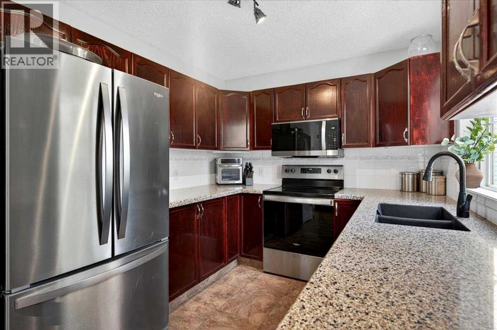 166 Mt Lorette Close SE - 15