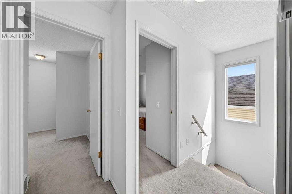 166 Mt Lorette Close SE - 18