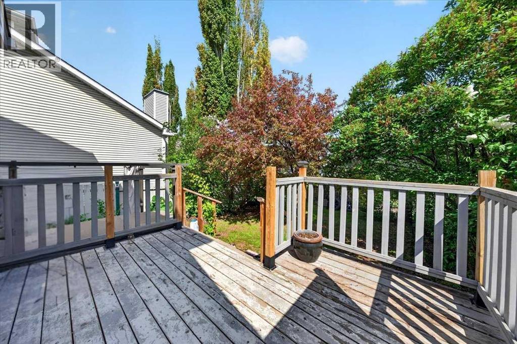 166 Mt Lorette Close SE - 25