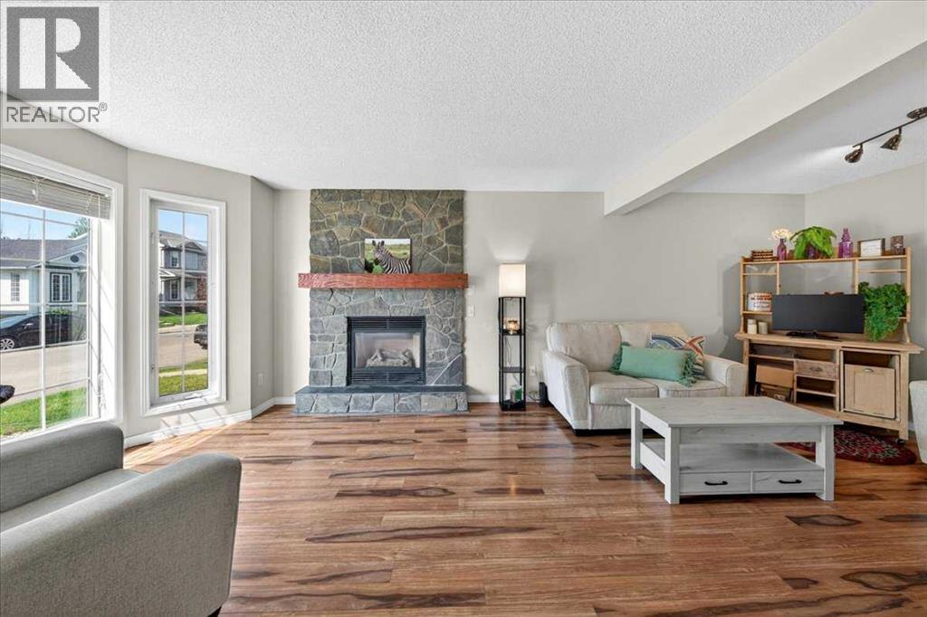 166 Mt Lorette Close SE - 8