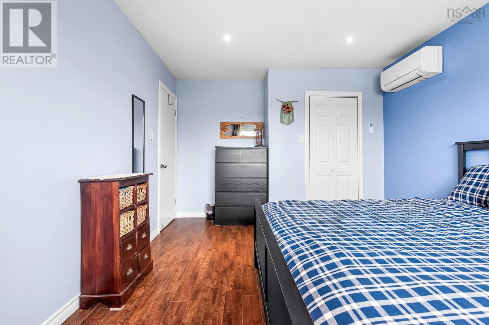 Property 28 of 35 of 73 Wexford Road