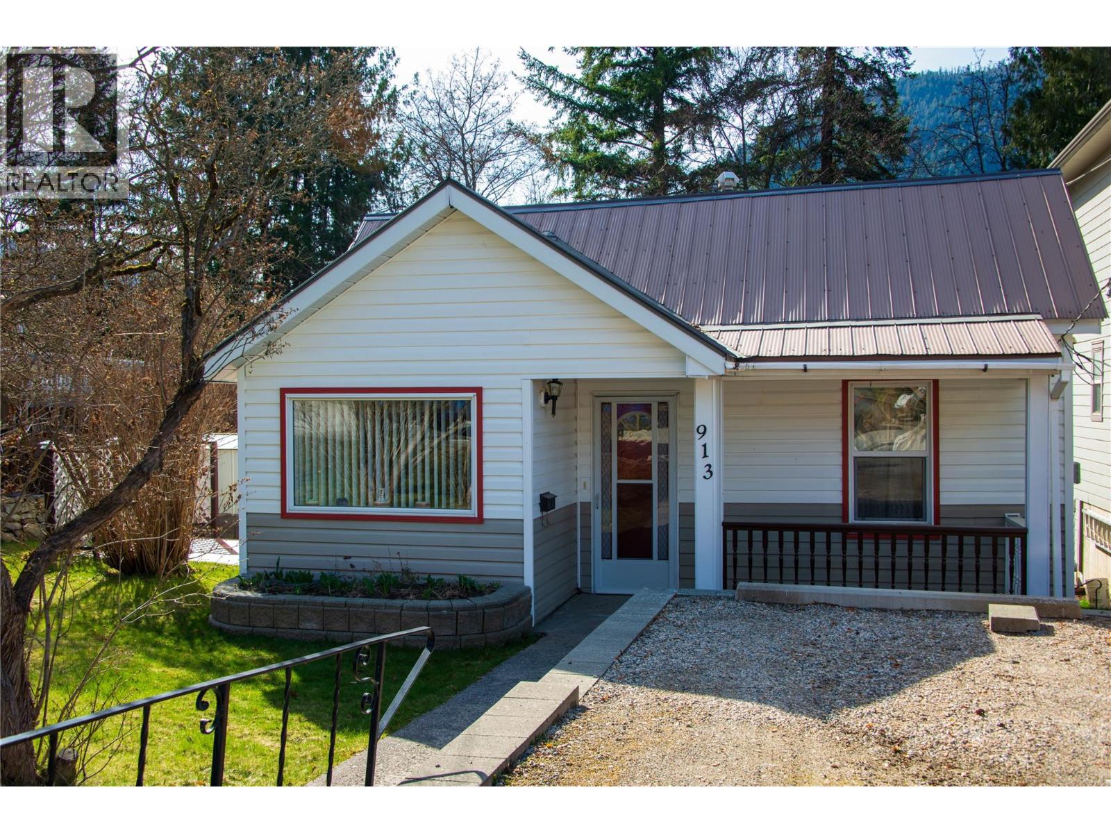 913 Sixth Street - photo 2