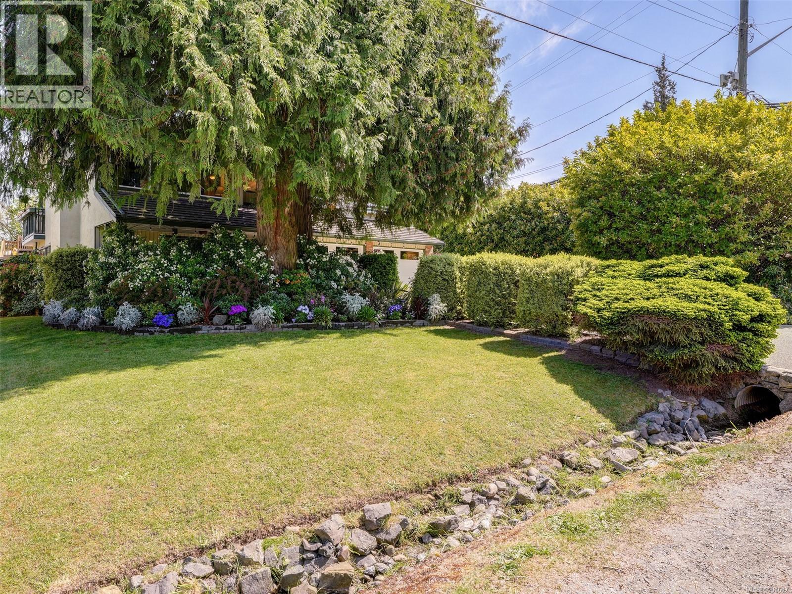 3369 St. Troy Pl - 24