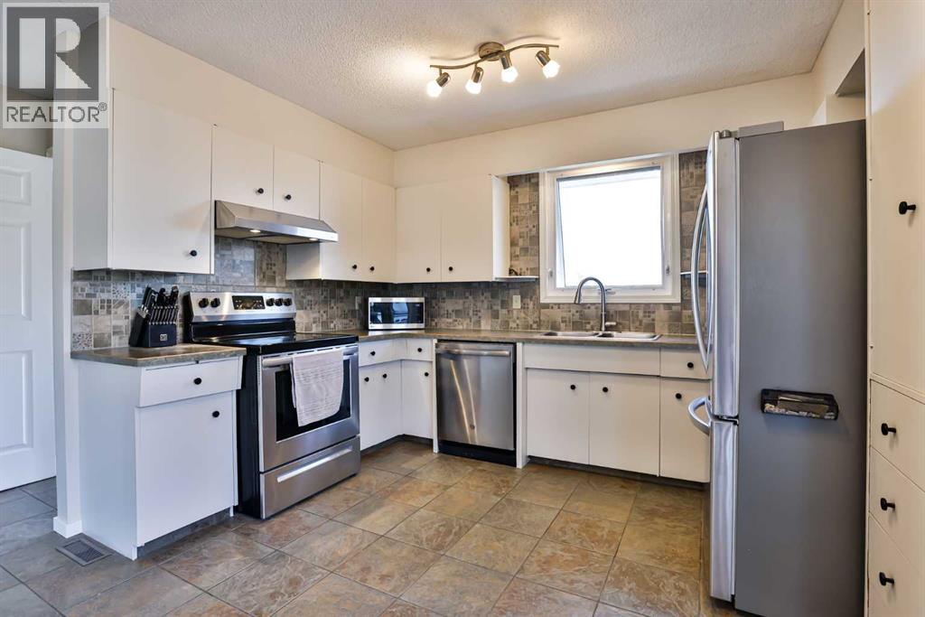 99 Lemoyne Crescent W - 8