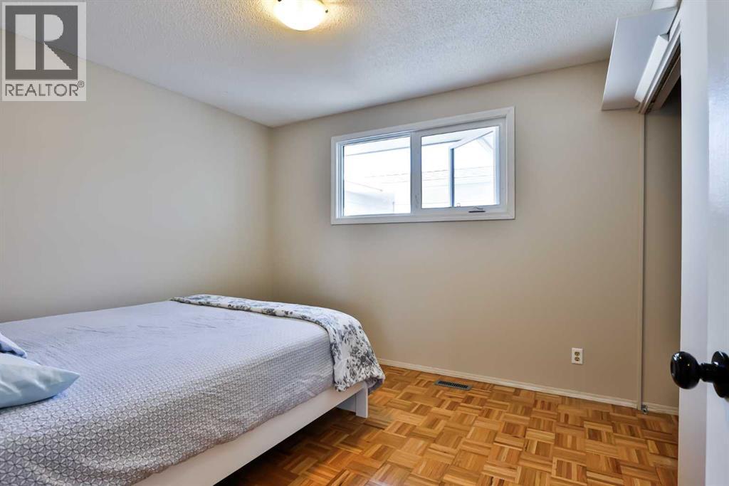 99 Lemoyne Crescent W - 10